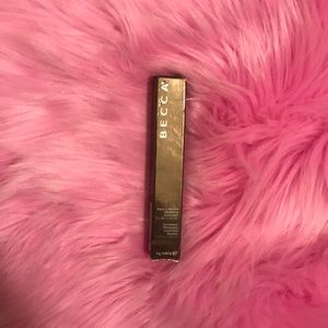 BRAND NEW BECCA CONCEALER